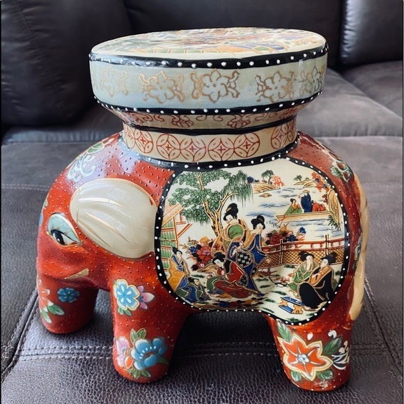 Vintage Japanese porcelain handpainted elephant plant display - Picture 2 of 10